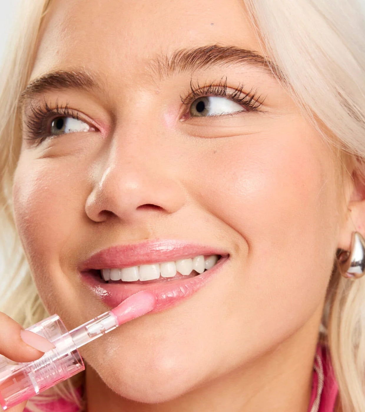 Revolution - Olio per labbra Pout Lip - Glam Pink Shimmer