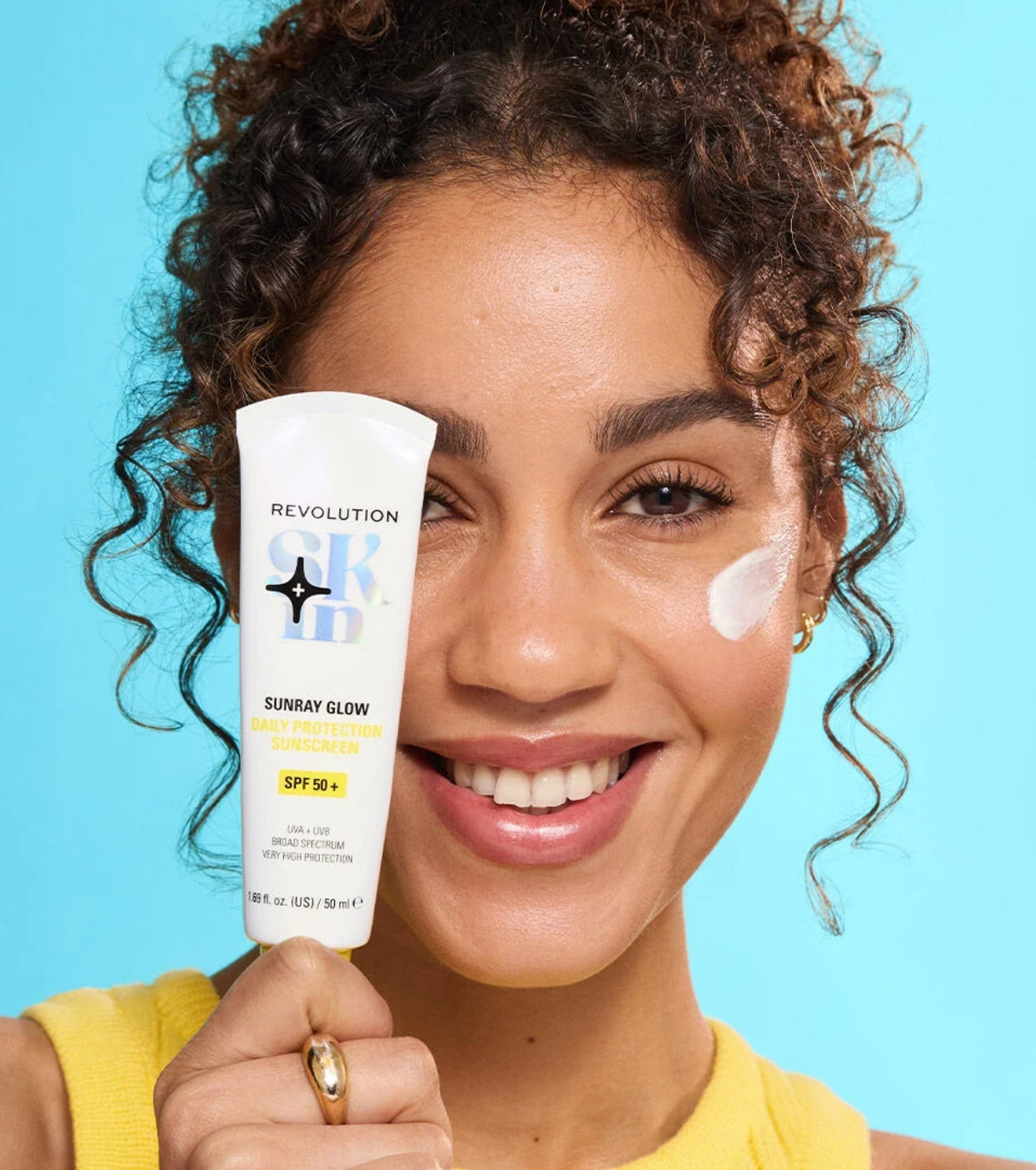 Revolution Skin - Protezione solare Sunray Glow Daily Blur SPF50