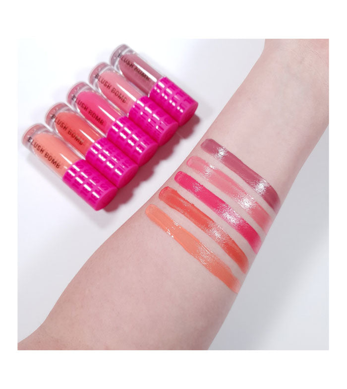 Revolution - Blush Bomb Liquid Blush - Corallo selvaggio