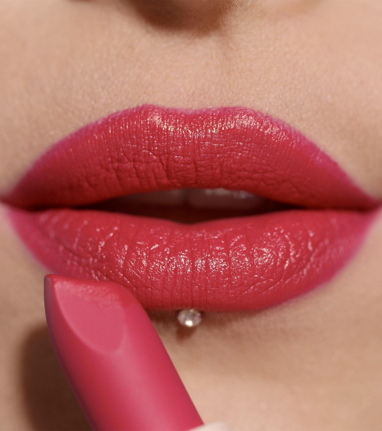 Revolution - Rossetto satinato Lip Allure - Material Girl Wine