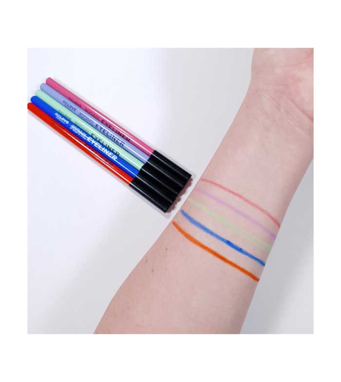 Revolution Relove - Eyeliner Kohl - Pink